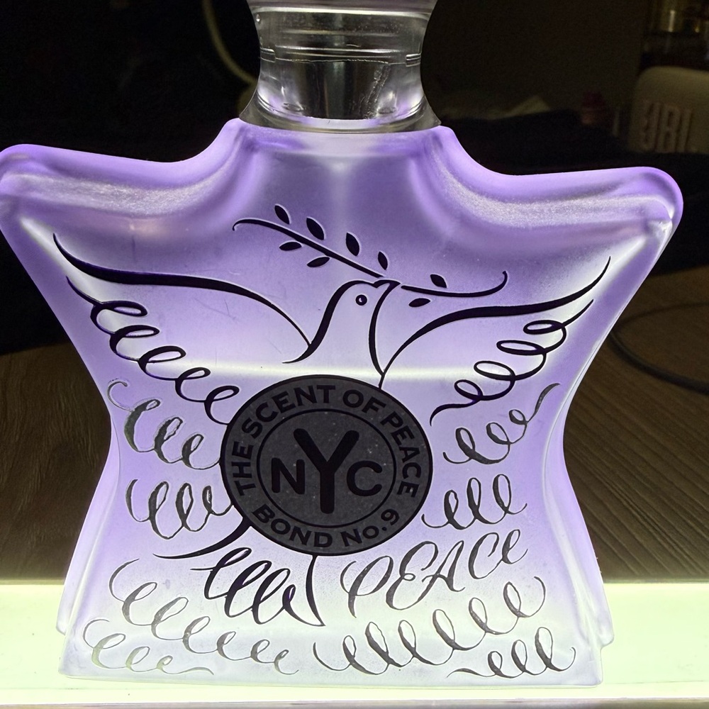 Bond No. 9 New York The Scent of Peace - Lavender and White - Picture 2 of 4